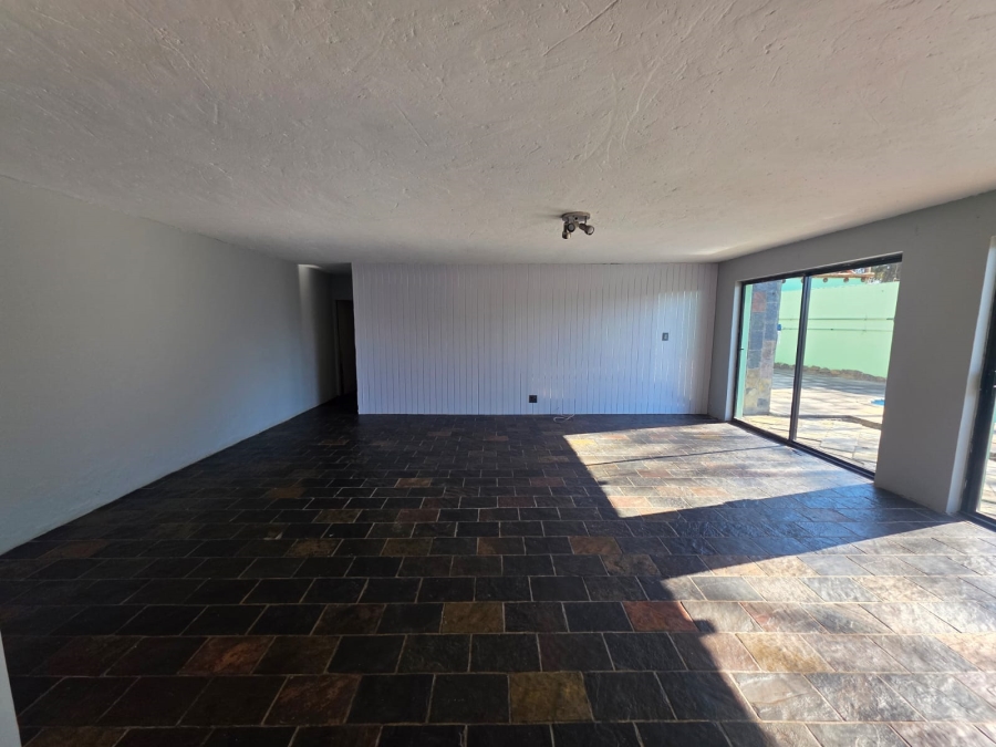 4 Bedroom Property for Sale in Lindequesdrif North West